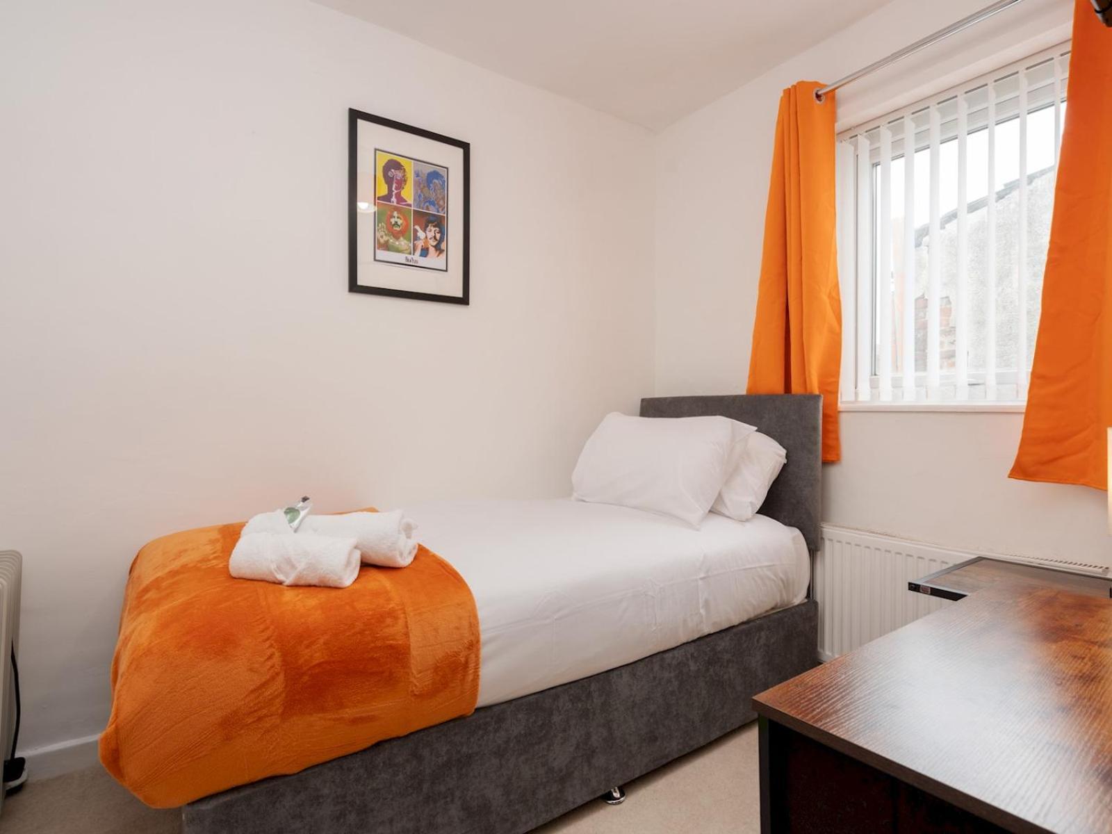 Pass The Keys Ruiskin St - Liverpool Kirkdale Terrace Sleeps 5 Parking Villa Luaran gambar