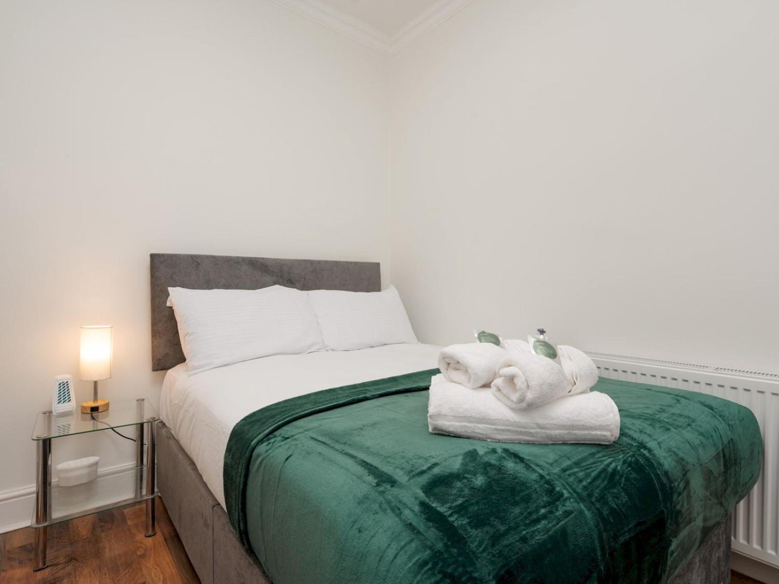 Pass The Keys Ruiskin St - Liverpool Kirkdale Terrace Sleeps 5 Parking Villa Luaran gambar