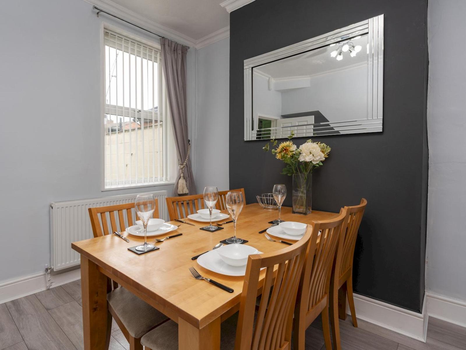 Pass The Keys Ruiskin St - Liverpool Kirkdale Terrace Sleeps 5 Parking Villa Luaran gambar